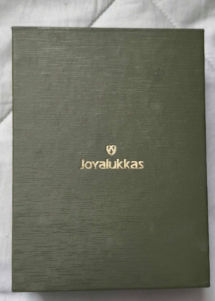 Joyalukkas Textured Green Gift Box