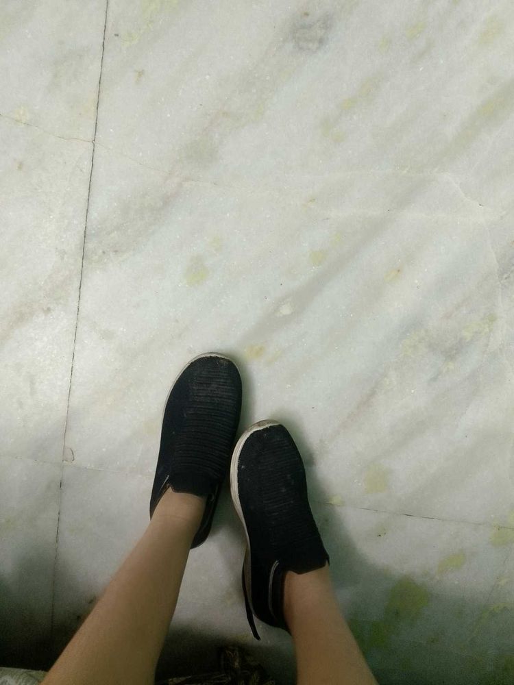 Comfortable Black Slip-On Sneakers