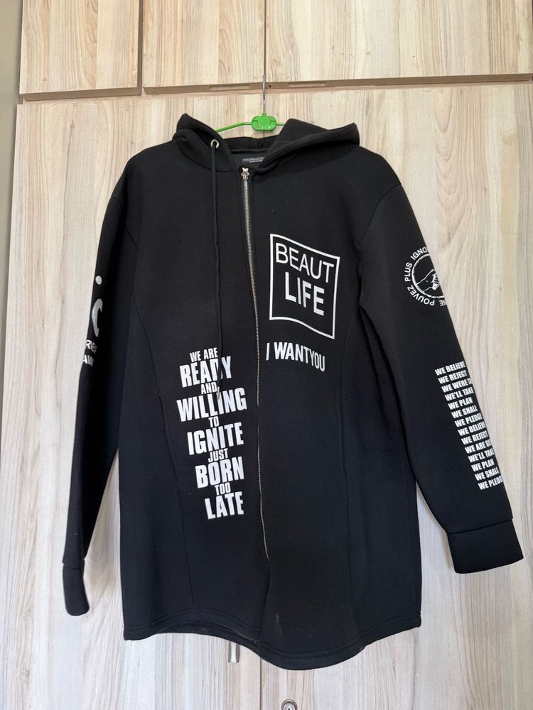 Black Graphic Zip-Up Long Hoodie