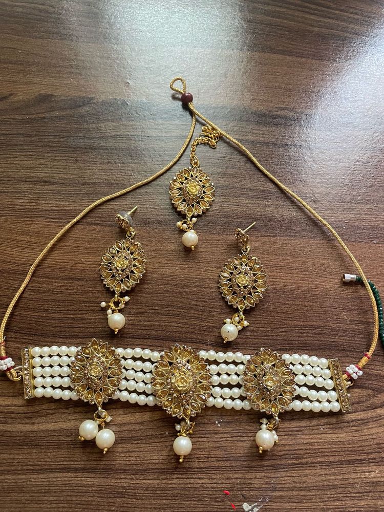Elegant Pearl &amp; Gold Kundan Choker Set