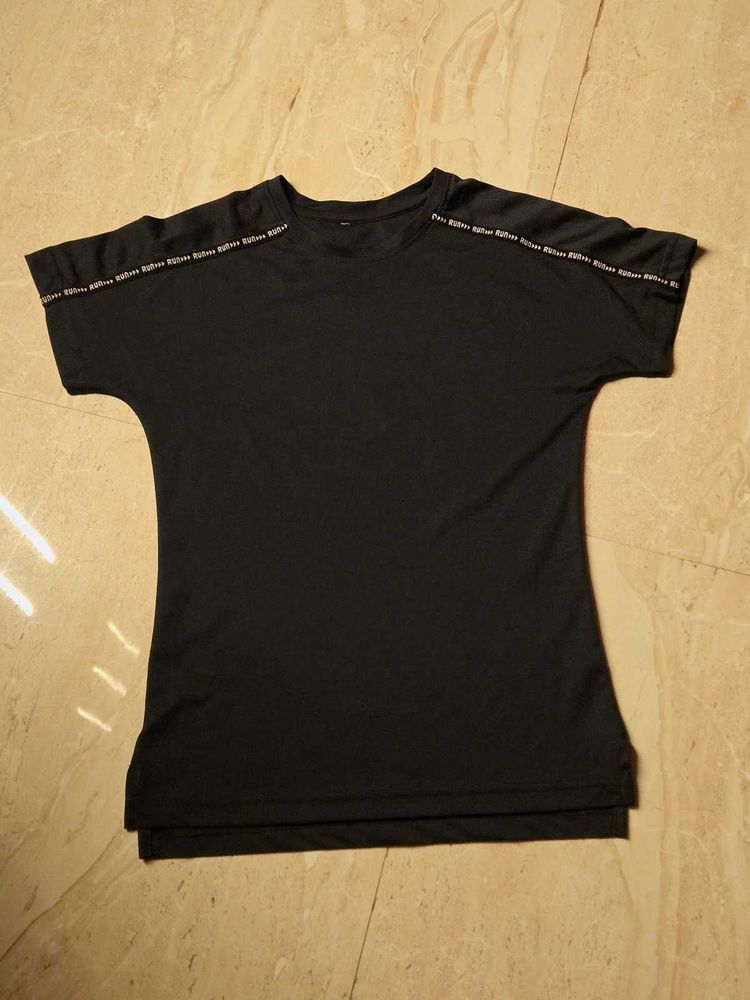 Black Fitted T-Shirt with Logo Detail!