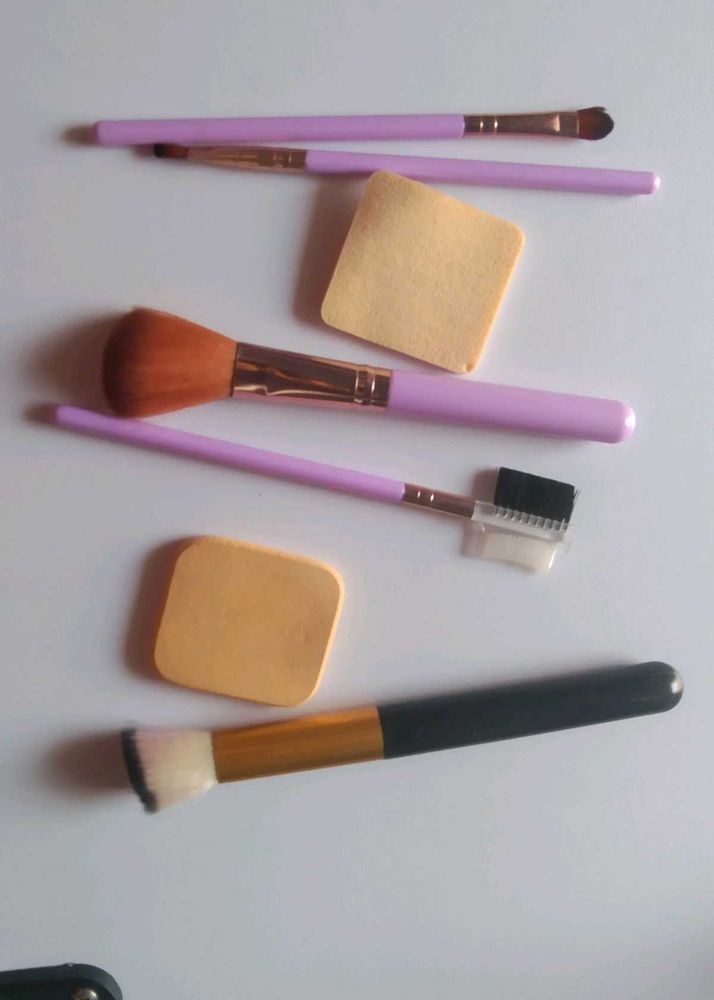 Makeup Brush Set + FREE sponges