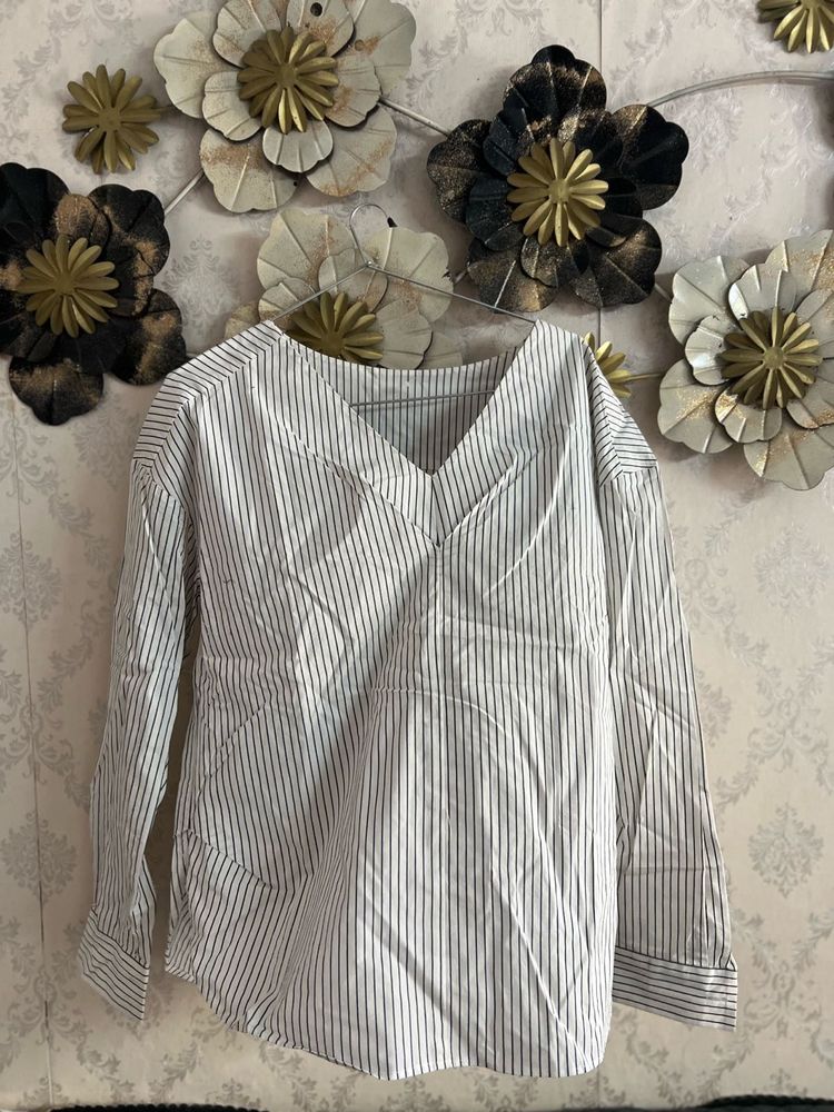 Pinstripe V-Neck Long Sleeve Top