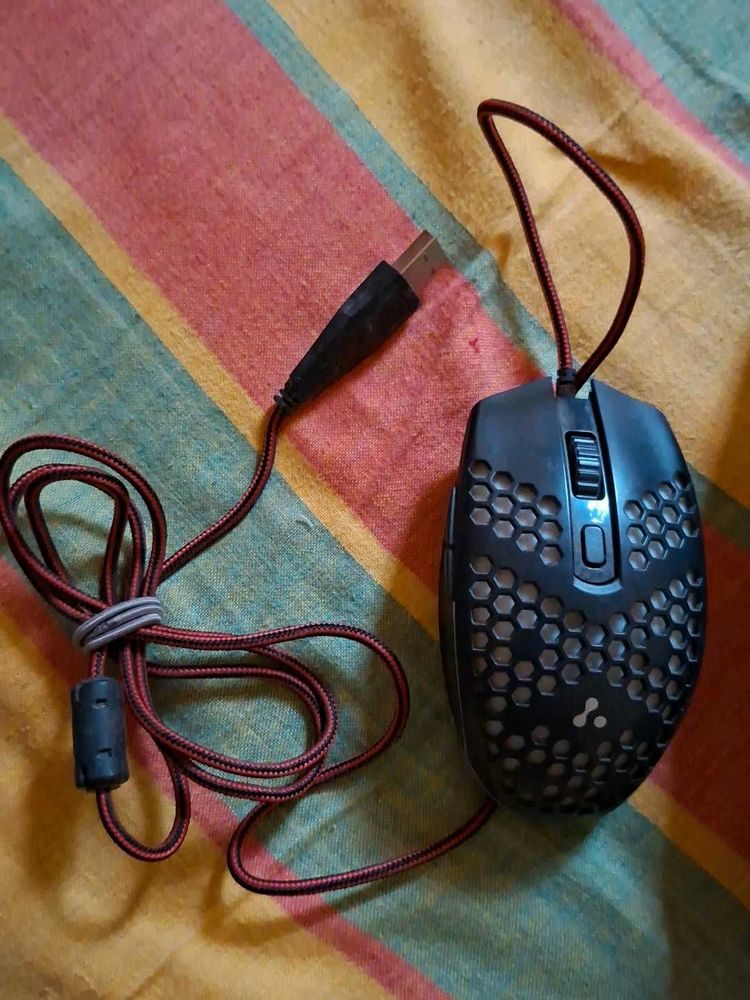 Ambrane TroneX wired gaming mouse