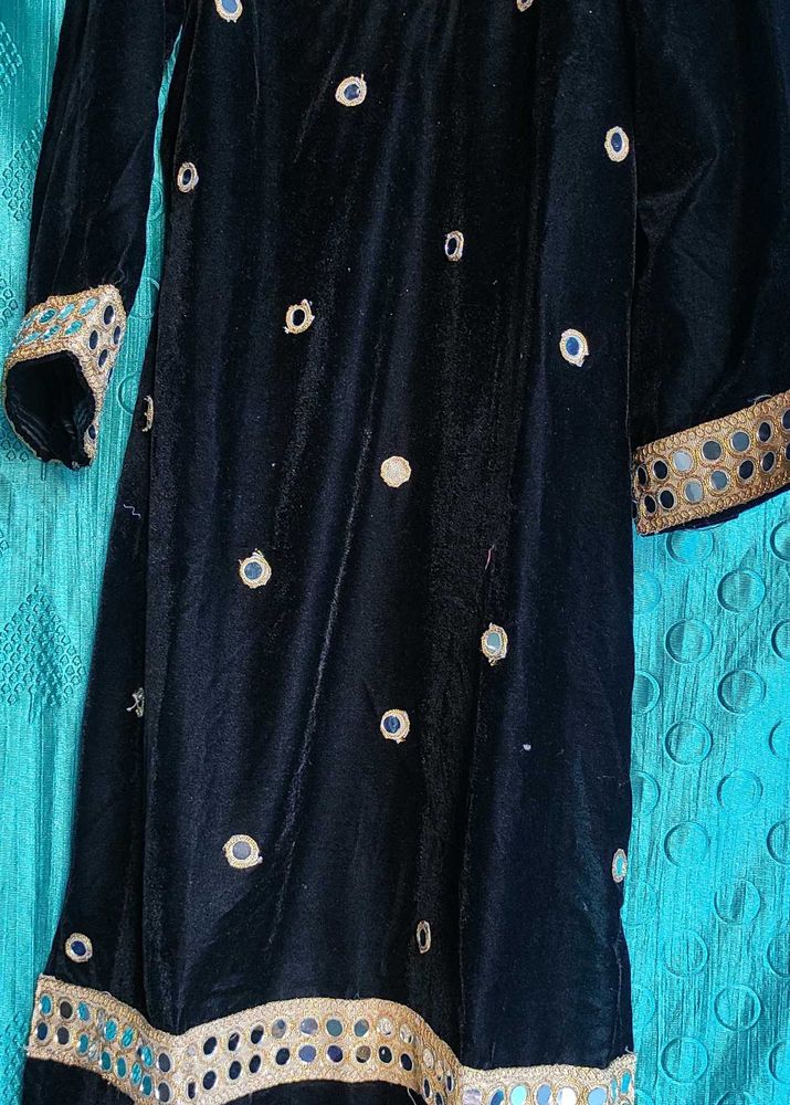 Elegant Black Velvet Kurta with Mirror Work stitch