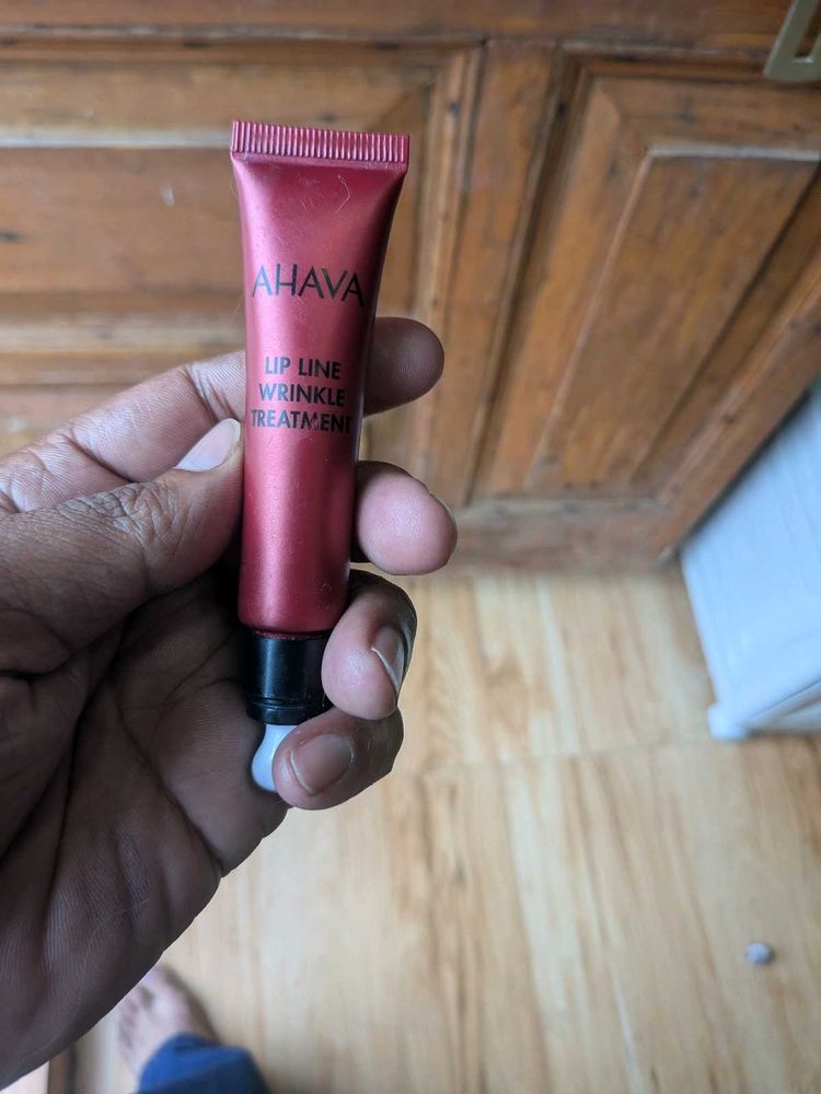 AHAVA Lip Line Wrinkle Treatment