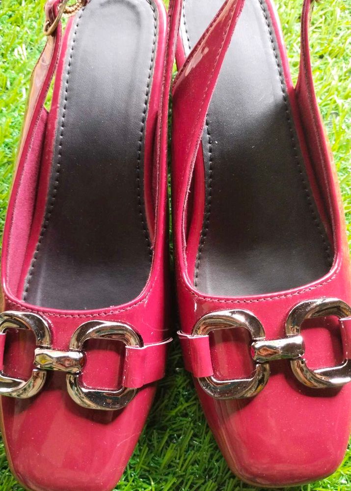 Chic Slingback Heels