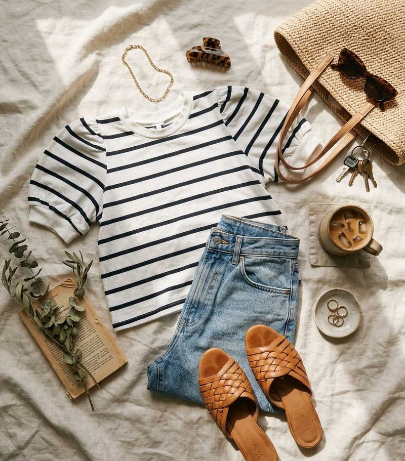 Chic Striped Cropped Tee