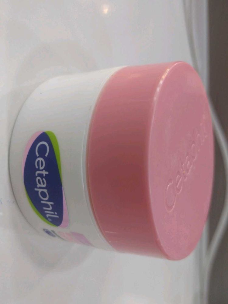 Cetaphil Moisturizing Cream Jar