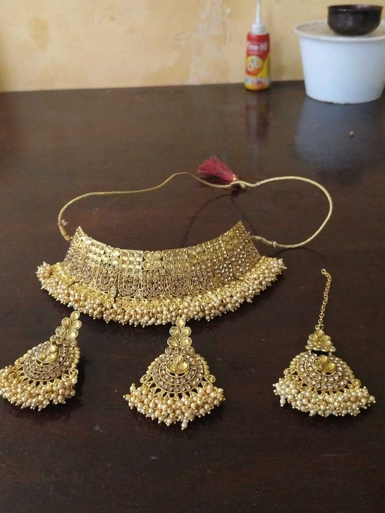 Exquisite Kundan &amp; Pearl Jewellery Set