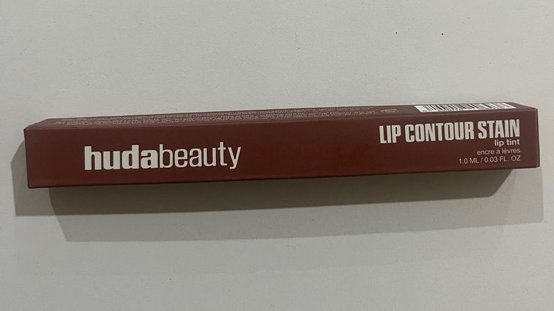 Huda Beauty Lip Contour Stain