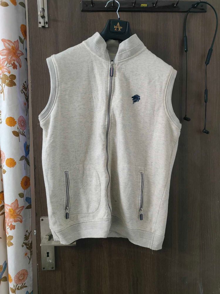 Sleeveless Zip-Up Vest