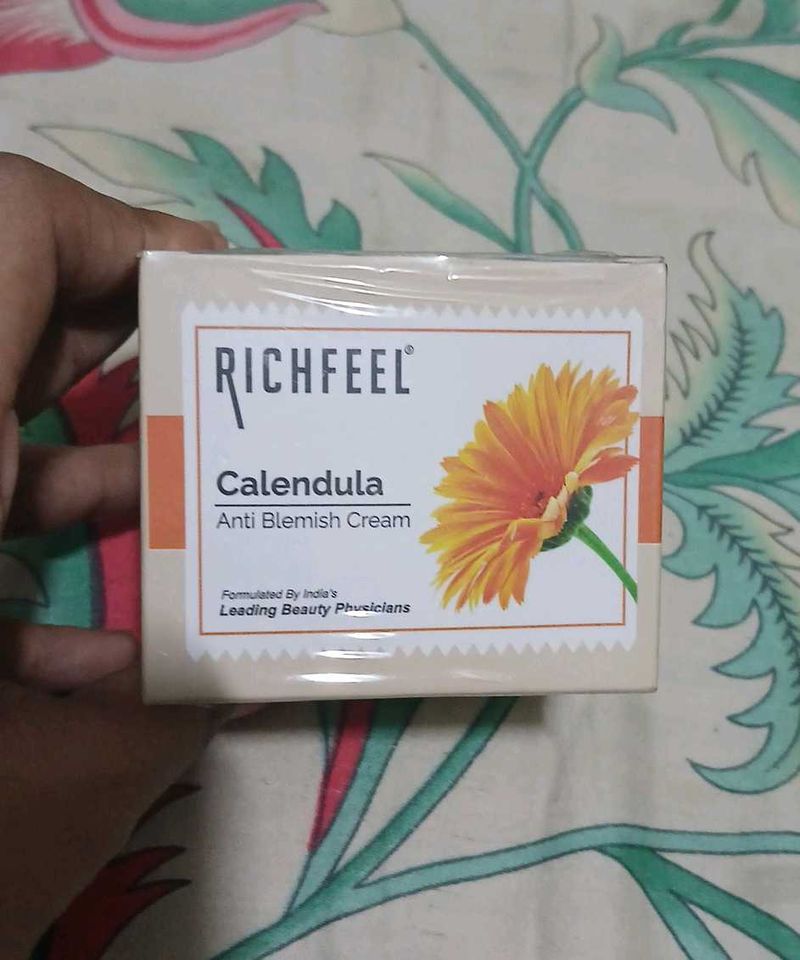 Richfeel Calendula anti blemish cream