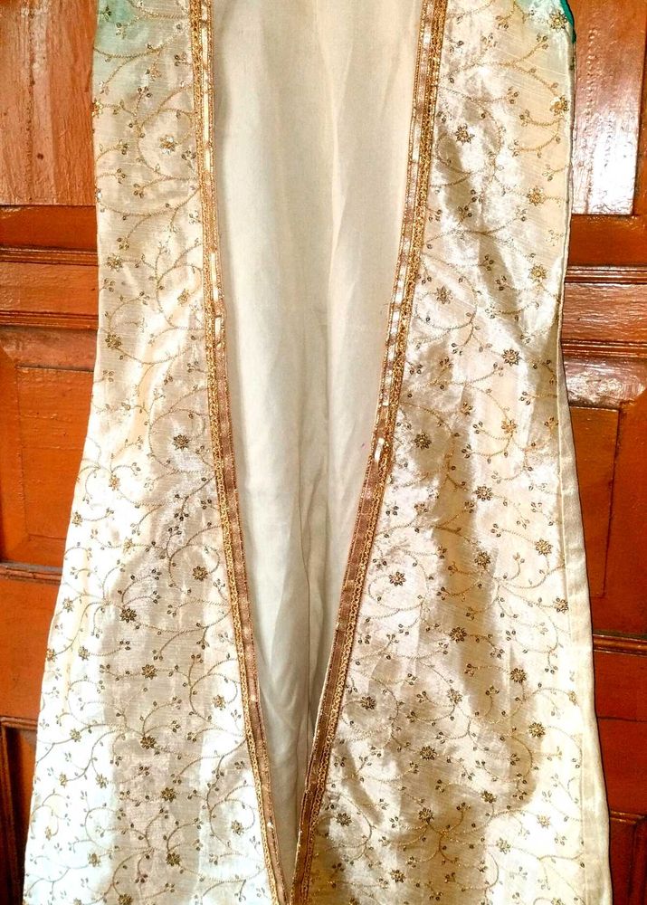 Exquisite Embroidered Kurta