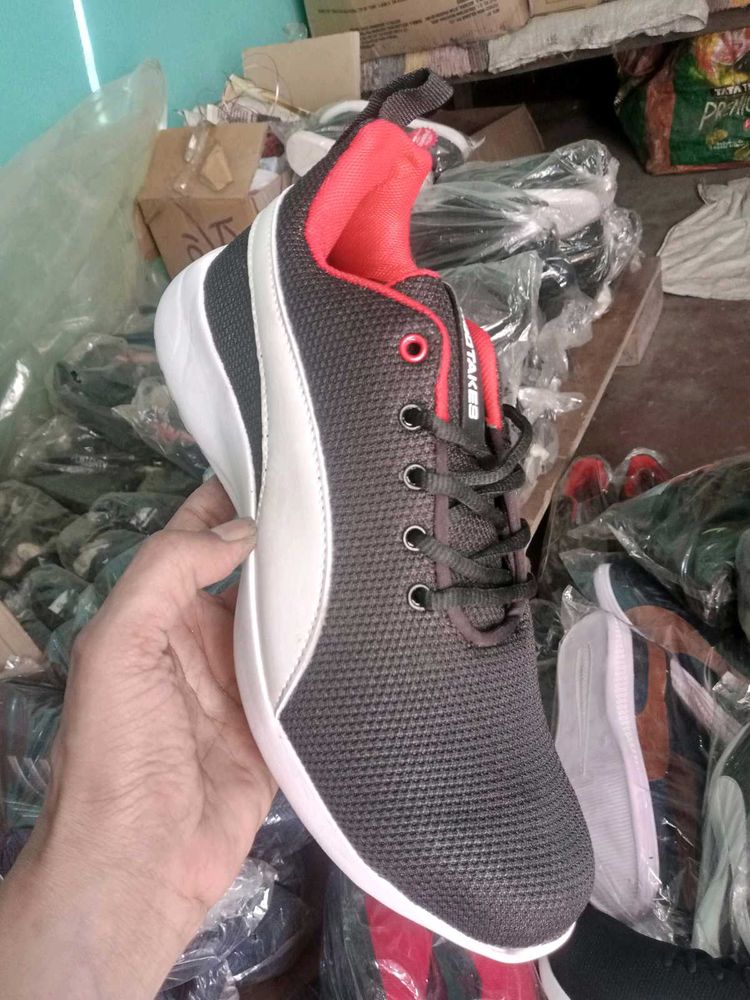 NEW NO USED SPORTS SHOES FOR MEN.