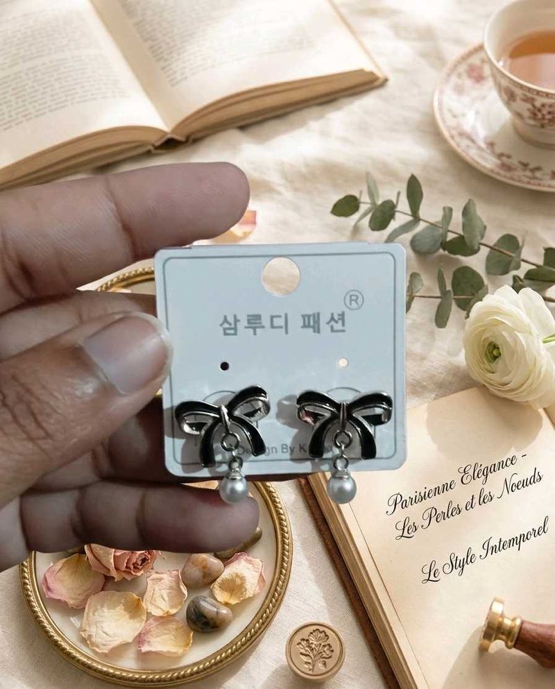 Chic Bow &amp; Pearl Dangle Earrings