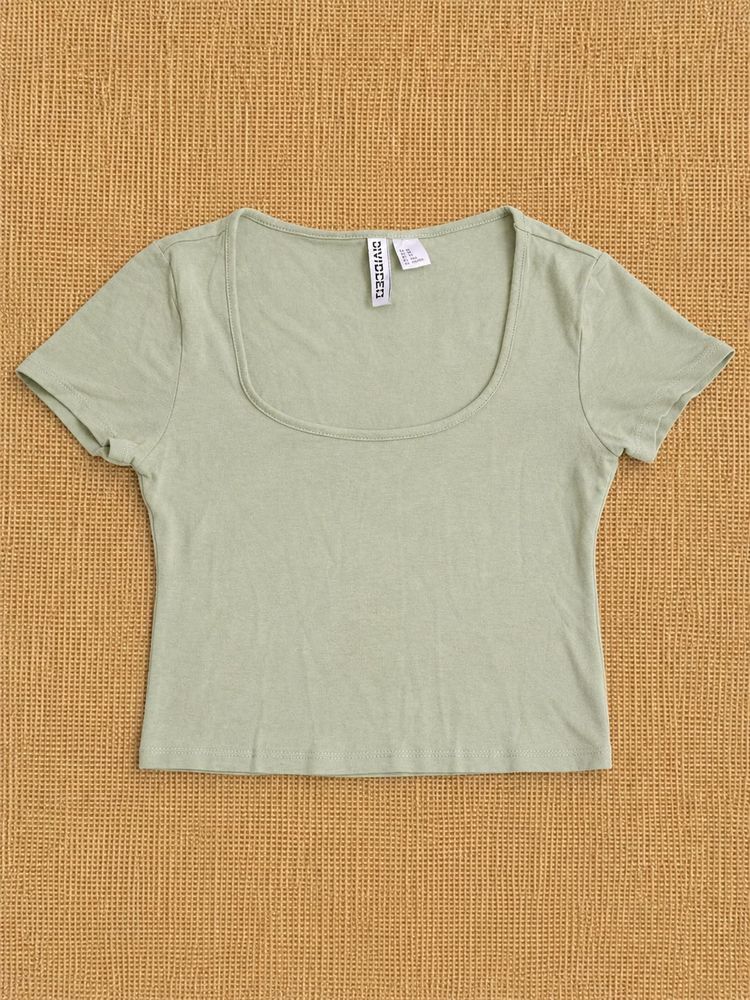 H&amp;M Sage Green Cropped T-Shirt