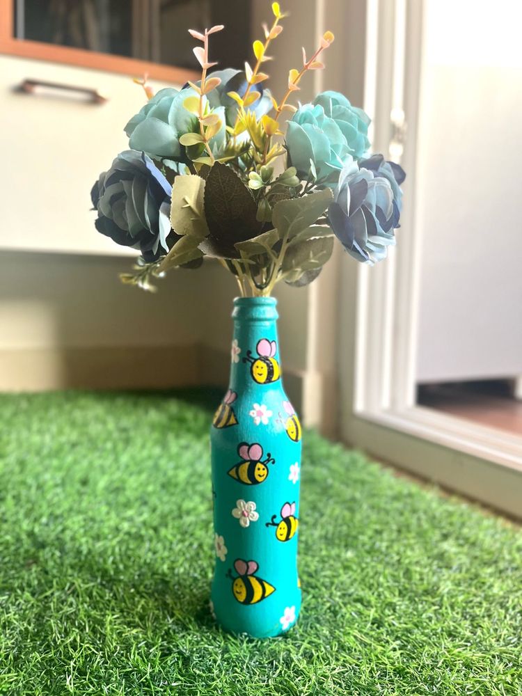 Hand-Painted Bee flower Vase