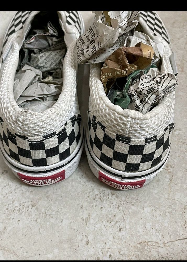 Vans Casual Shoes With Excellent Quality.