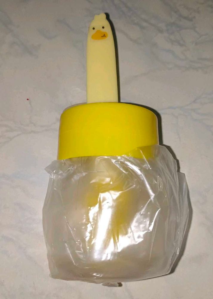 Cute Ducky 2 in 1 Oil dispenser &amp; Silicon Brush