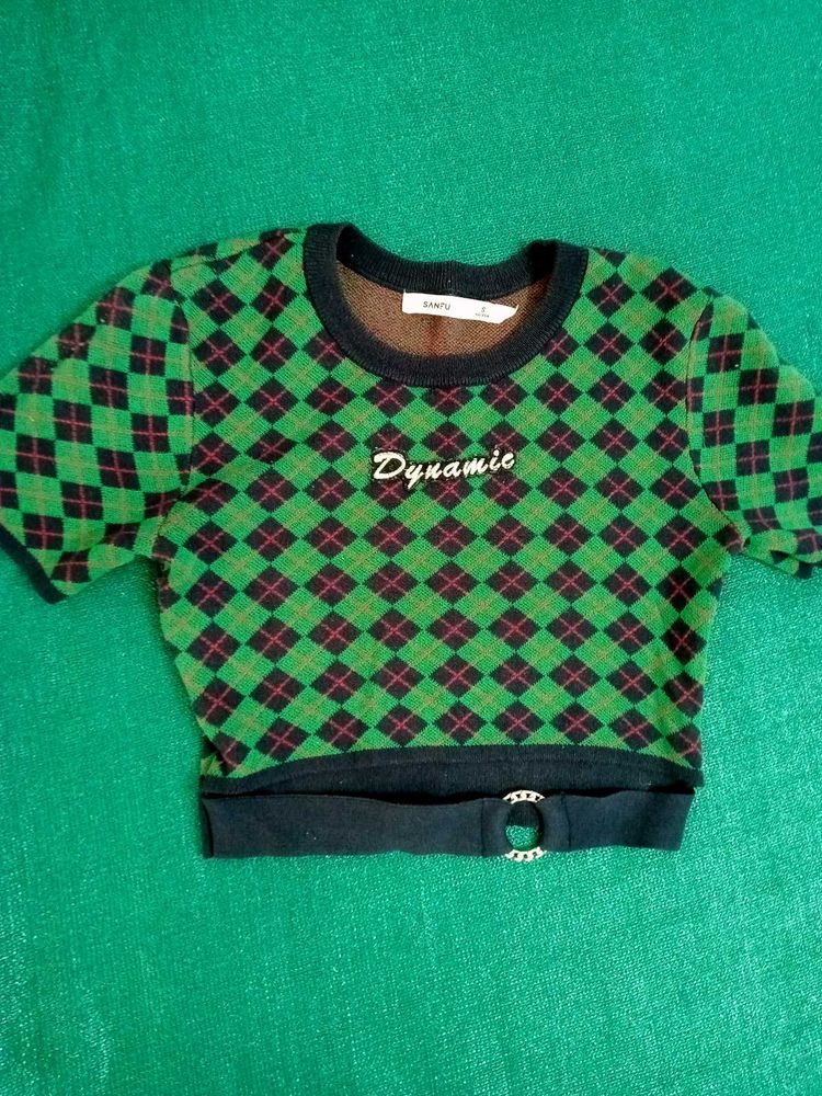 Argyle Crop top with "Dynamic" Text