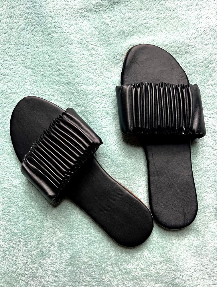 🖤Women’s Trendy Brand New Black Mules Flats🖤