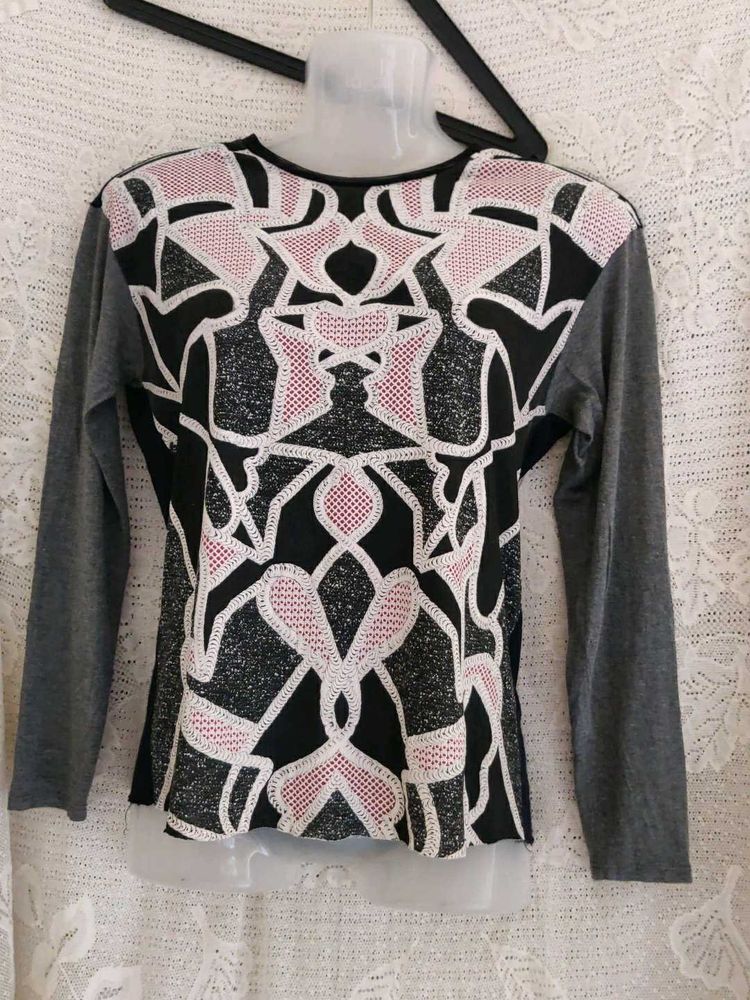 ZARA Unique Graphic Print Long Sleeve Top