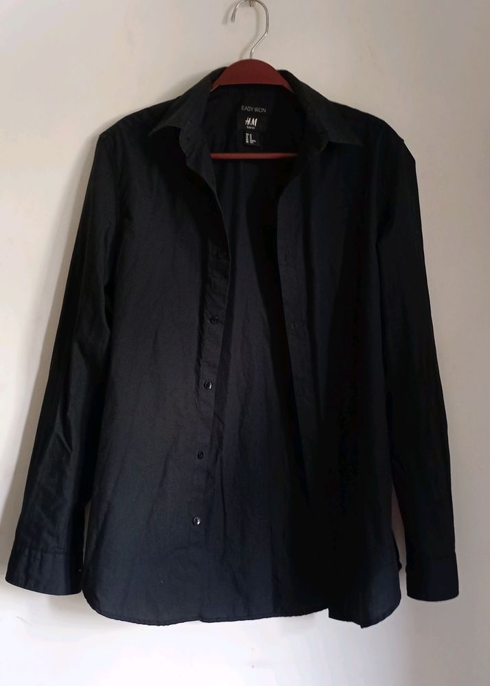 H&amp;MBlack Shirt. Bust: 36 Inches. Length: 28 Inche