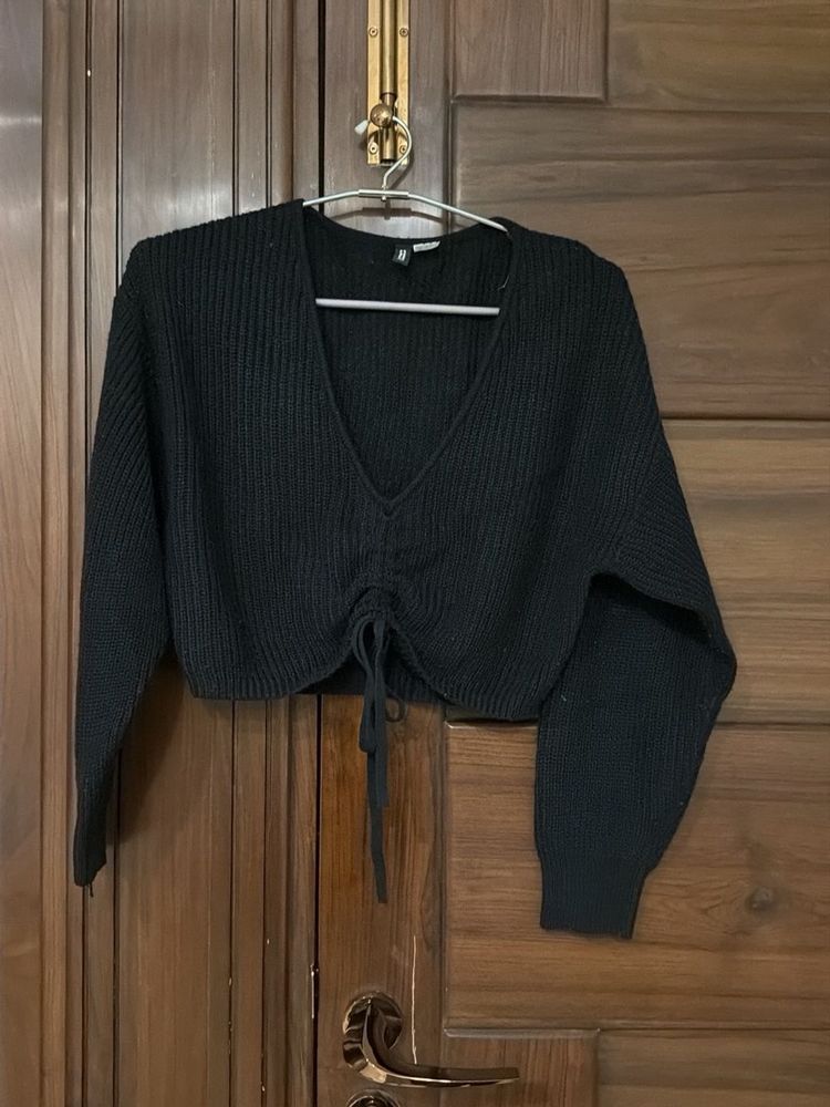 Chic Black Cropped Knit Sweater