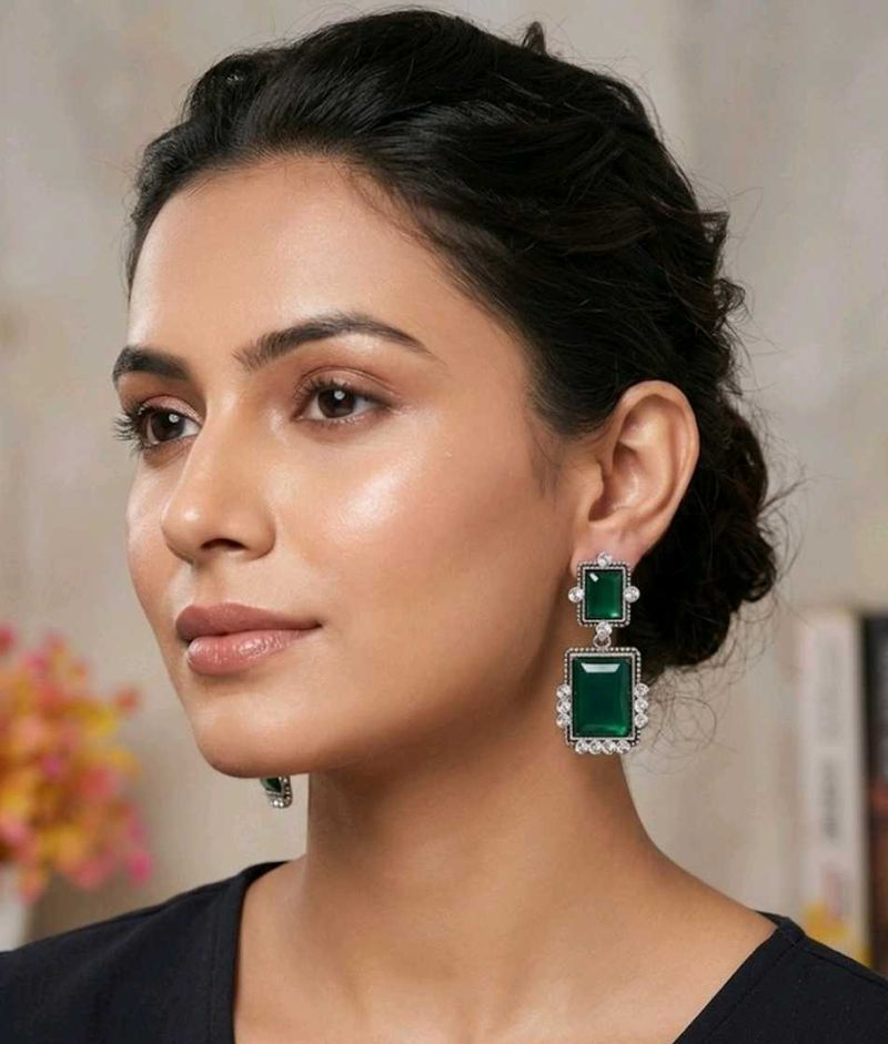Emerald Green Dangle Earrings