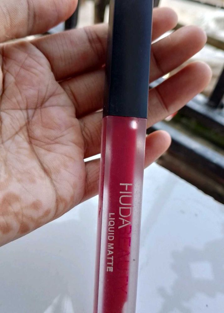 Huda Beauty Liquid Matte Lipstick