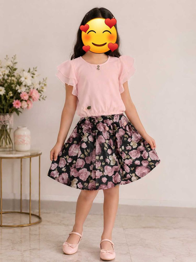 Cute Pink Top &amp; Floral Skirt Set