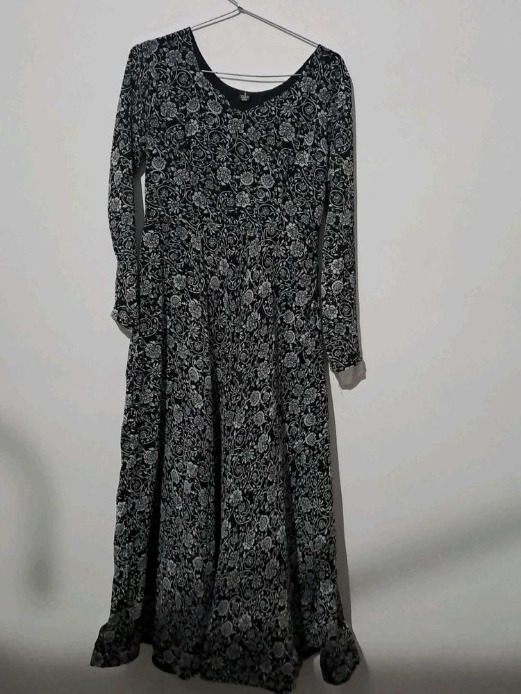 Floral Maxi Dress - Elegant &amp; Flowing