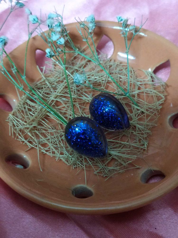 Sparkly Blue Teardrop Earrings