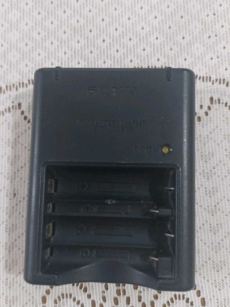 Vintage Sony BC-CS2A Ni- MH Battery Charger