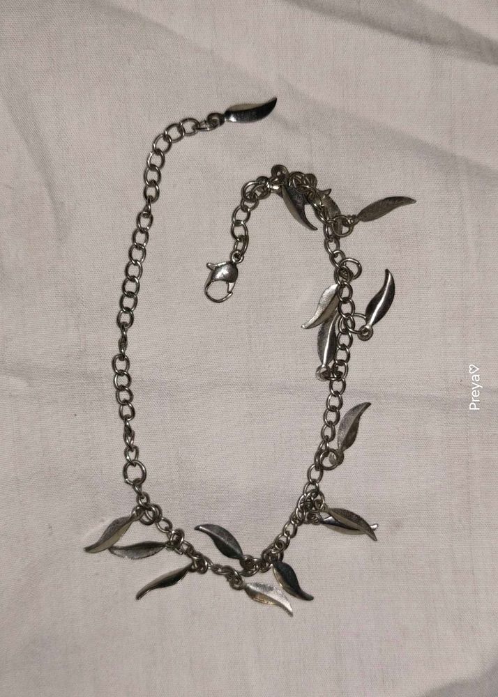 Silver Leaf Dangle Bracelet ✨