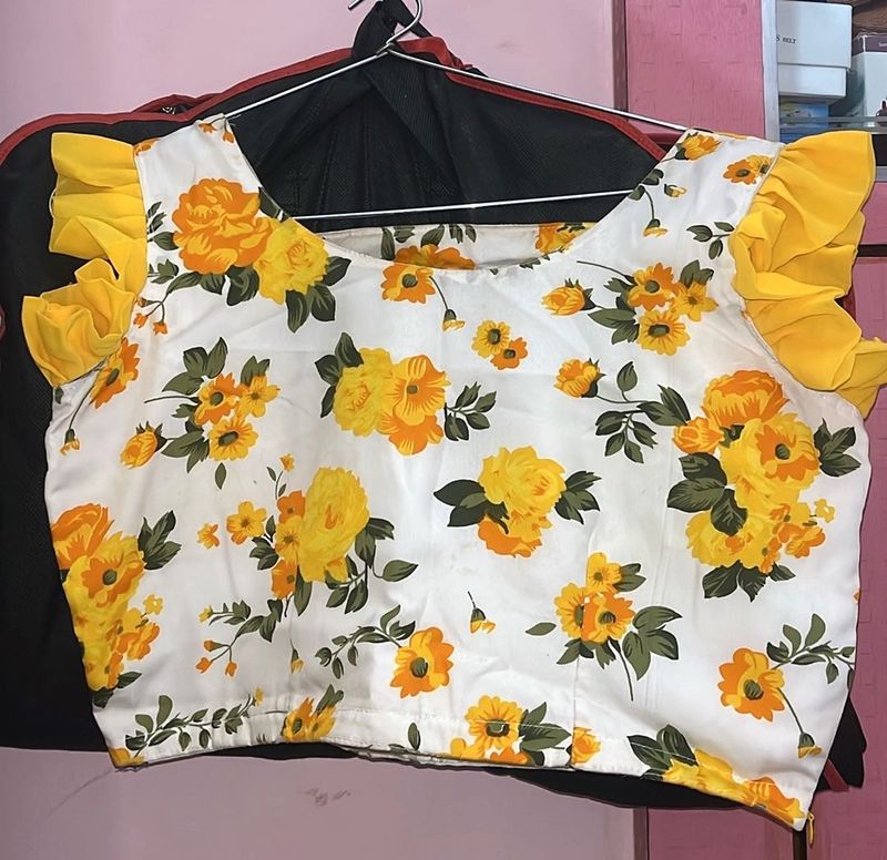Floral Print Blouse with Ruffle Sleeves