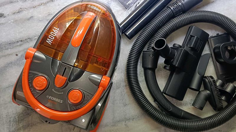 FORBES 1900W Vacuum Cleaner
