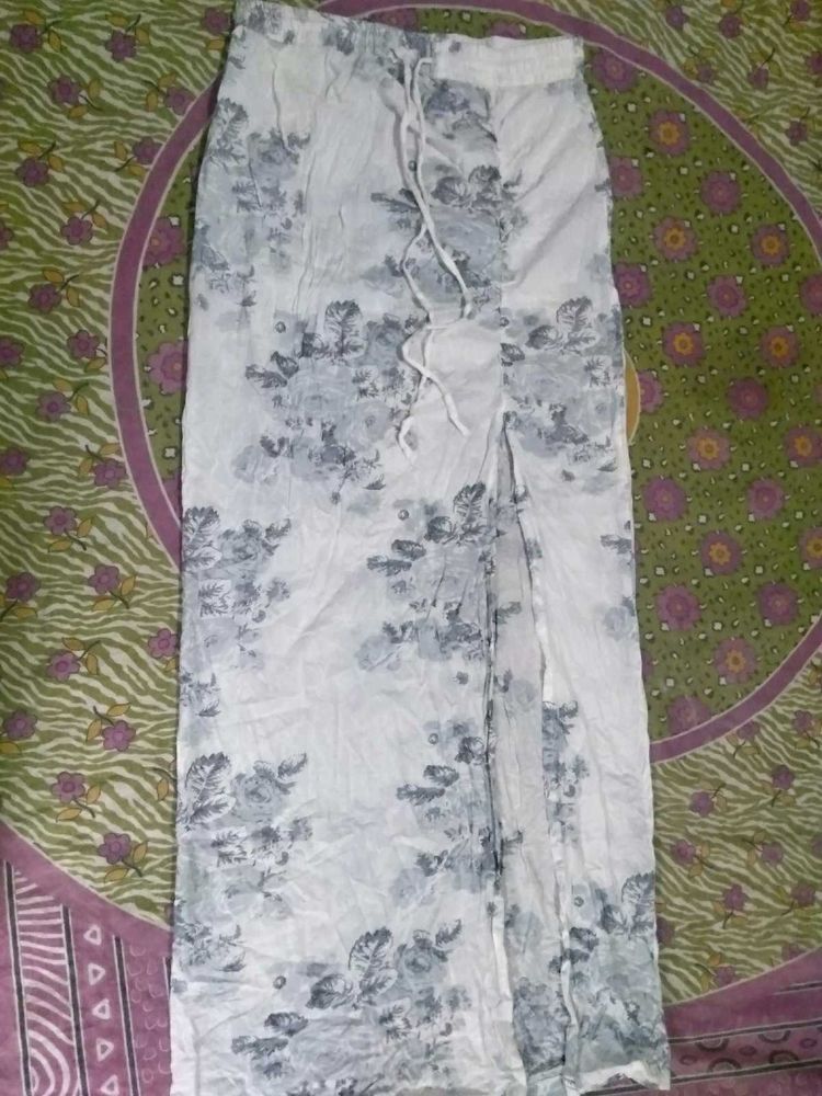 Flowy Floral Print Maxi Skirt