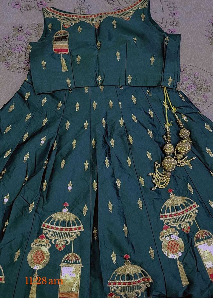 Beautiful Heavy Girlish Wedding Lehnga In Green💫