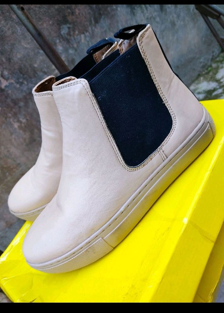 Forever 21 Beige Leather Boots