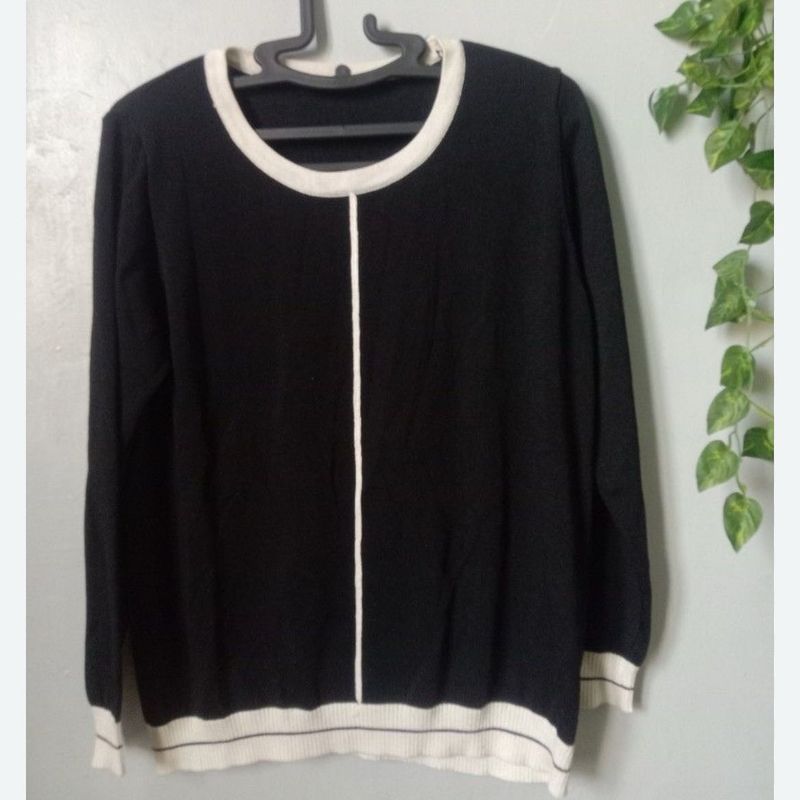 cozy black knitted sweatshirt