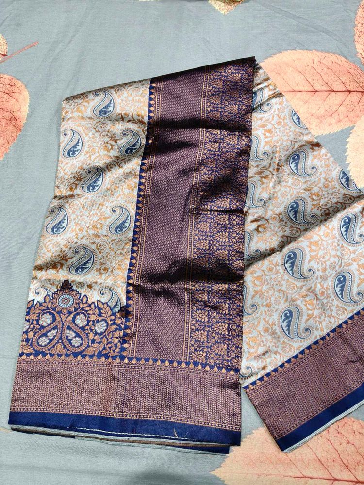 Elegant Paisley Print Saree