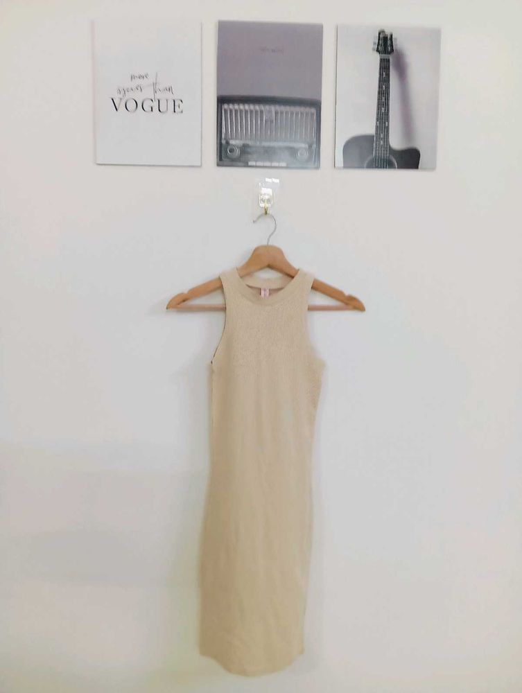 Sleek Ribbed Sleeveless Dress