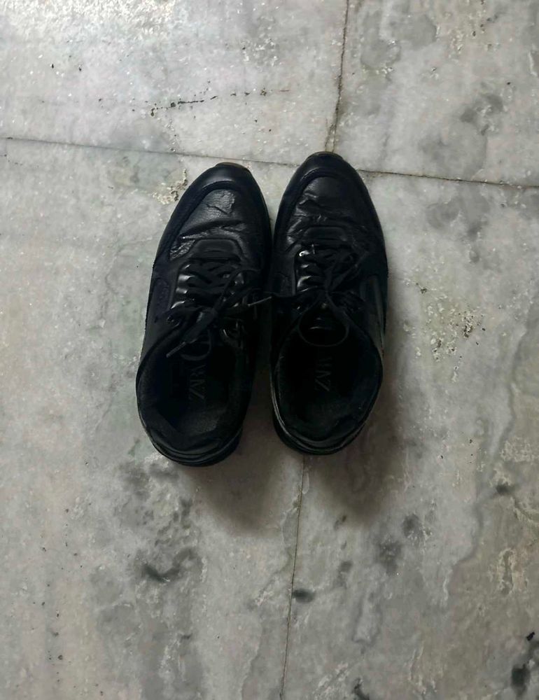 Original Zara Black Sneakers