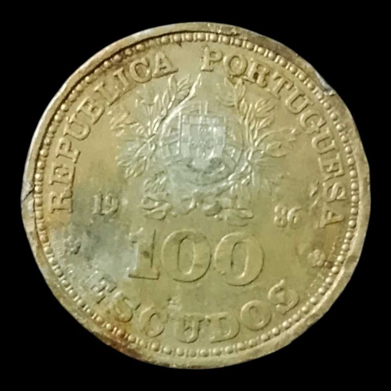 Collectible 1986 Portugal 100 Escudos Coin.