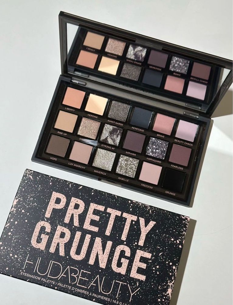 Huda beauty pretty grunch eyeshadow