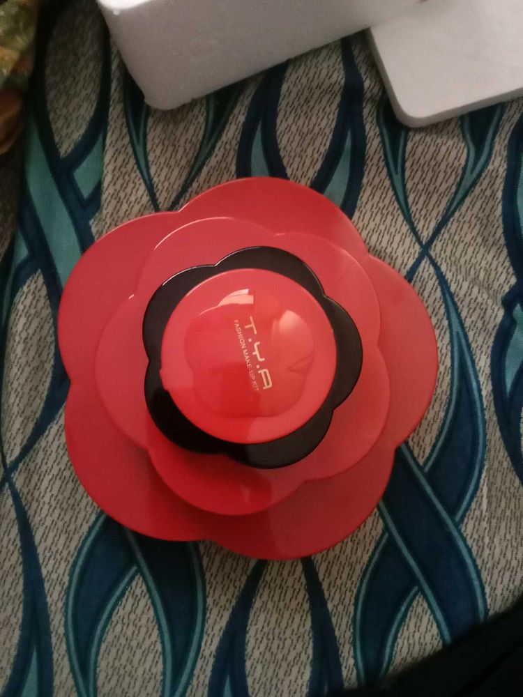 Red Rose Compact Powder