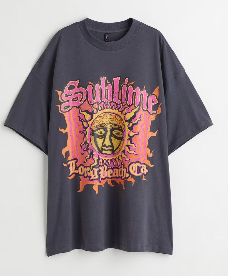 H&amp;M T-shirt at discount