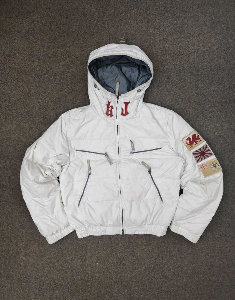 Stylish White Puffer Jacket with Patches